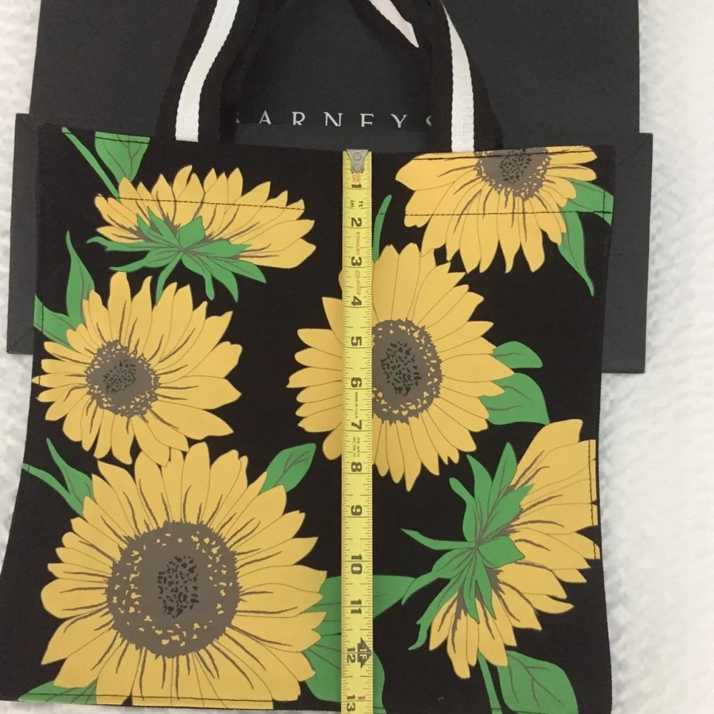 Barney’s New York Canvas Tote $198 MSRP (V Bradley for Exposure) Price is Firm - Picture 10 of 11